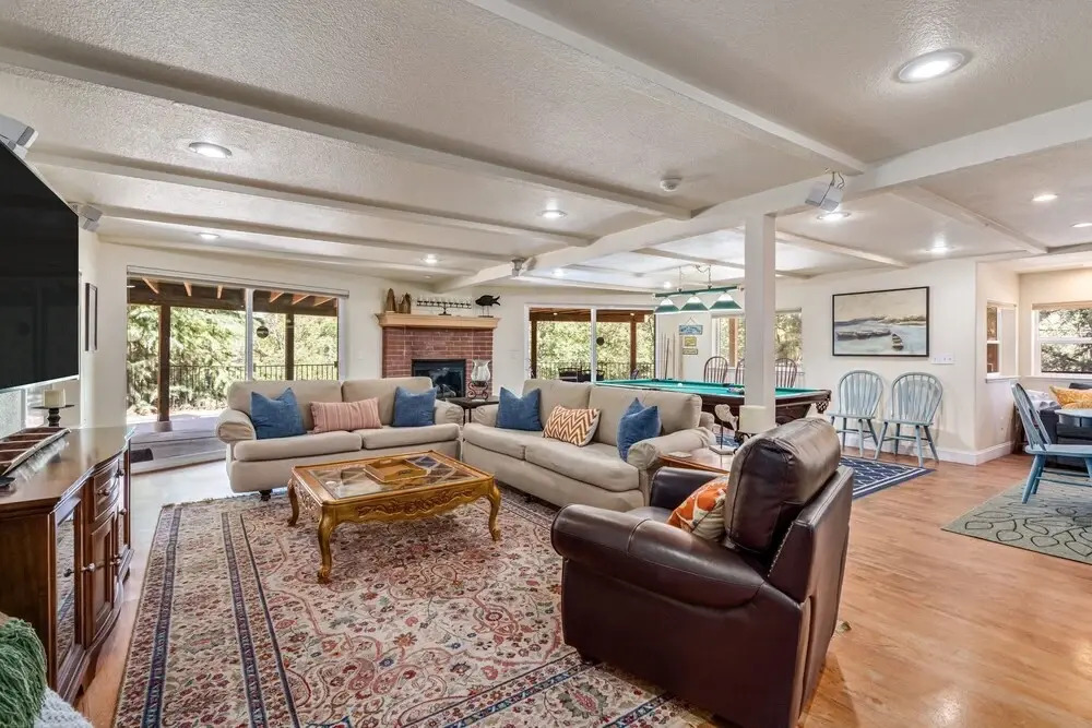 Lakefront Villa with 180 degree view private dock and boats — 4-Star Luxury Hotel in Groveland, United States