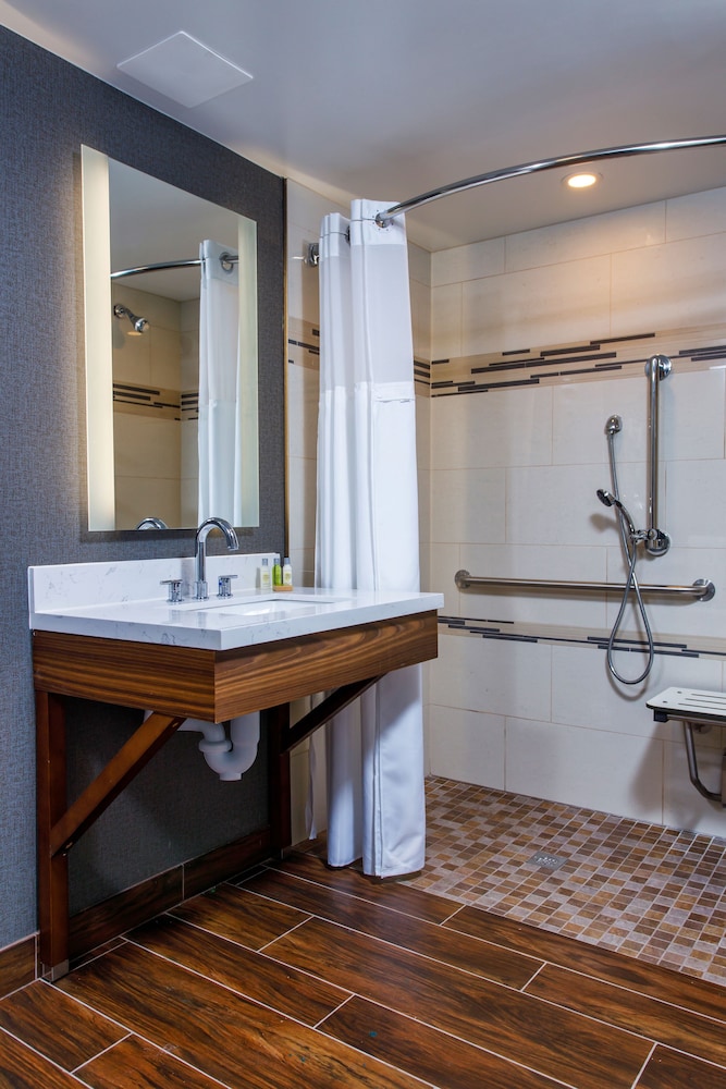 DoubleTree by Hilton Appleton - photo 29