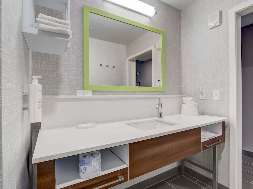 Hampton Inn and Suites by Hilton Cincinnati Midtown Rookwood - photo 44