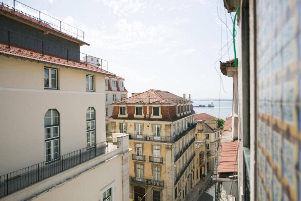Classic & Super Central Apartment by LovelyStay — 4-Star Luxury Hotel in Lisbon, Portugal