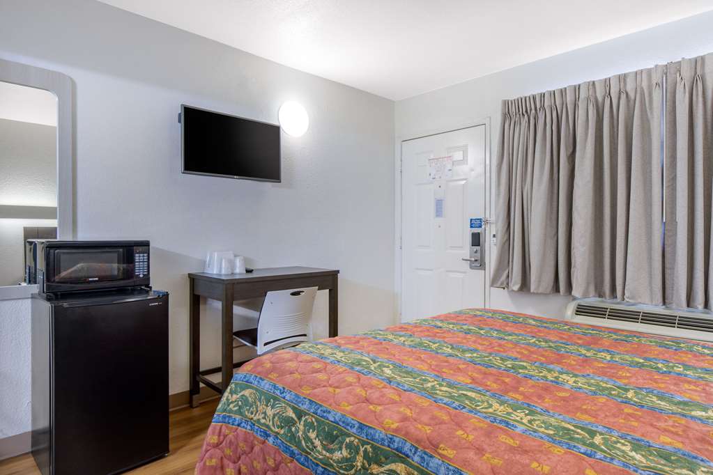 Rodeway Inn Winston Salem Route 52 - photo 24