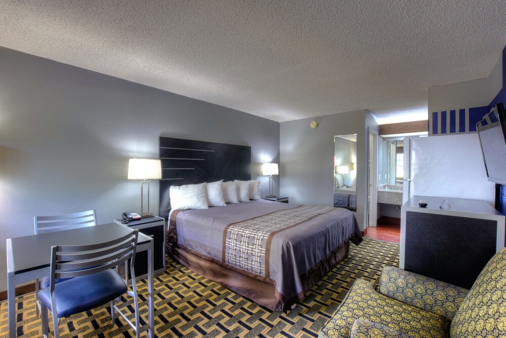 Red Roof Inn & Suites Athens AL - photo 27