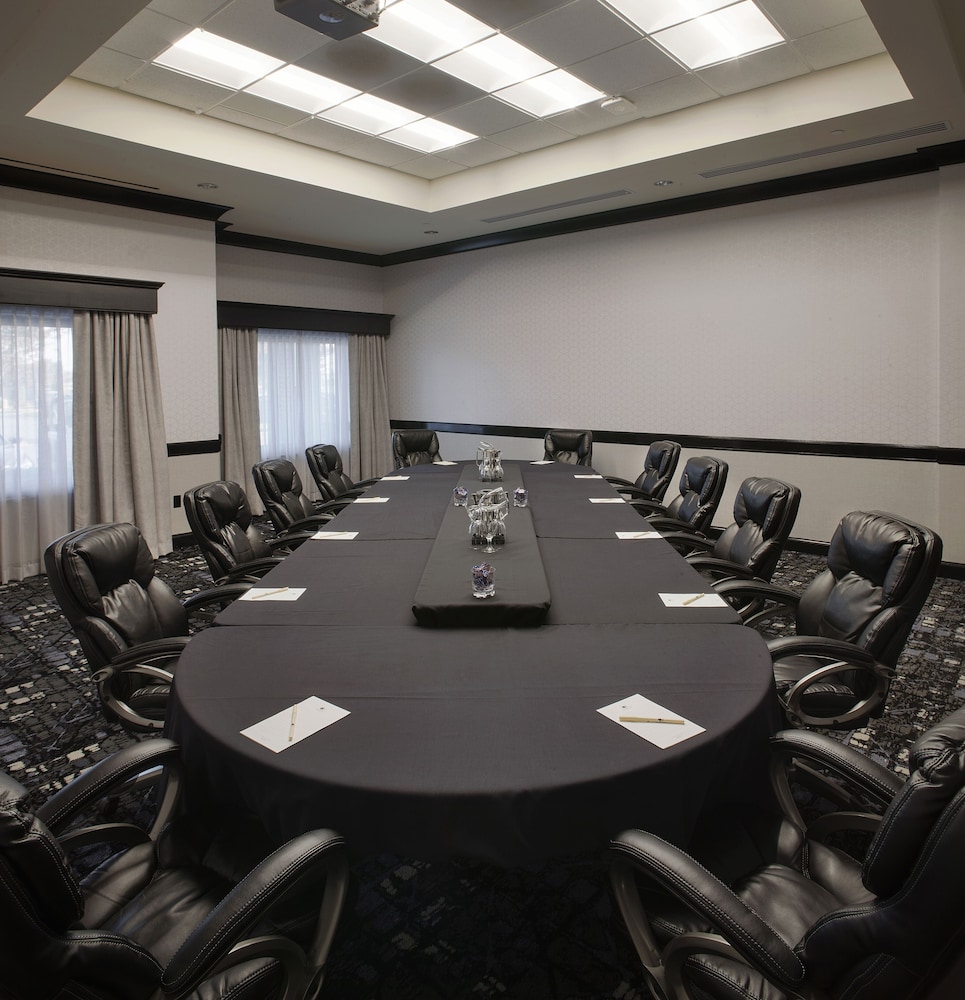 DoubleTree Suites by Hilton Bentonville - photo 40