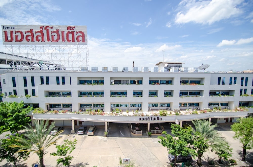 Boss Hotel — hotel in Thanyaburi