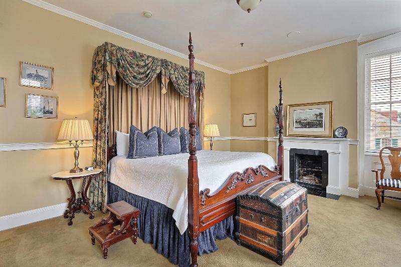 The Presidents Quarters Inn - photo 101