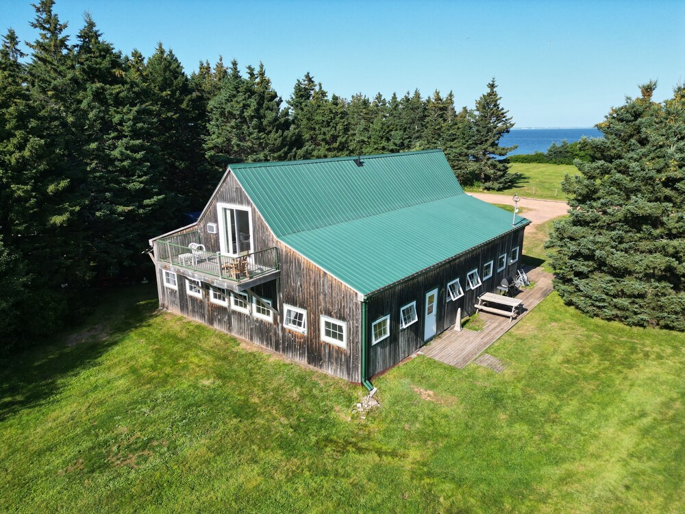 The Barn at Spry Point — hotel in Montague