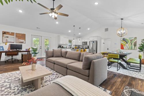Edgewood Work Friendly Near Downtown — Jeffersonville