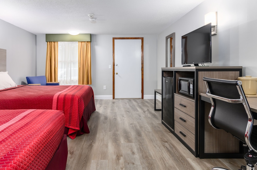 Captains Quarters Motel & Conference Center - photo 5