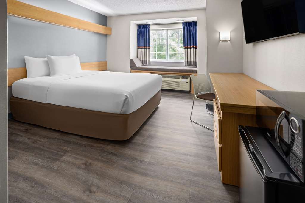 Microtel Inn by Wyndham Raleigh Durham Airport - photo 19