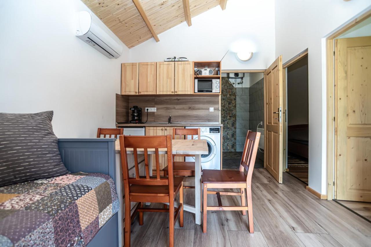 Adlin — hotel in Tiszafured