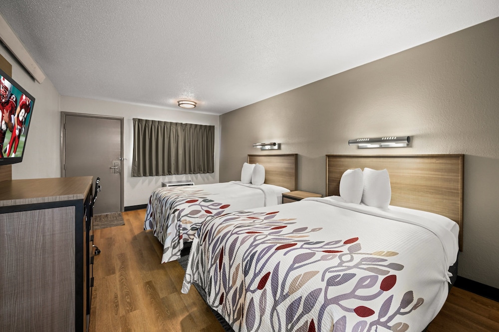 Red Roof Inn Detroit Royal Oak Madison Heights - photo 11