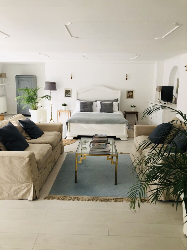 Corn Mill Cottage Spacious Apartment and B&B — 4-Star Luxury Hotel in Stratford-Upon-Avon, United Kingdom