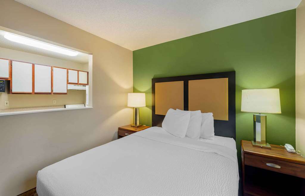 Extended Stay America Suites Omaha West - photo 22