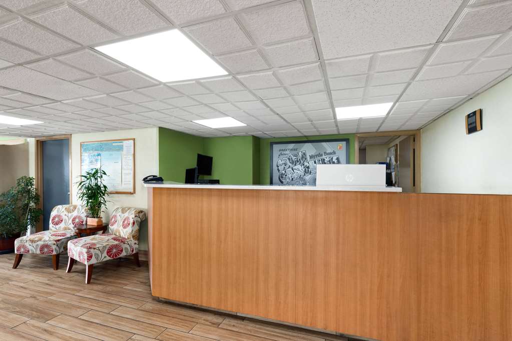 Super 8 by Wyndham Myrtle Beach Market Common Area - photo 5