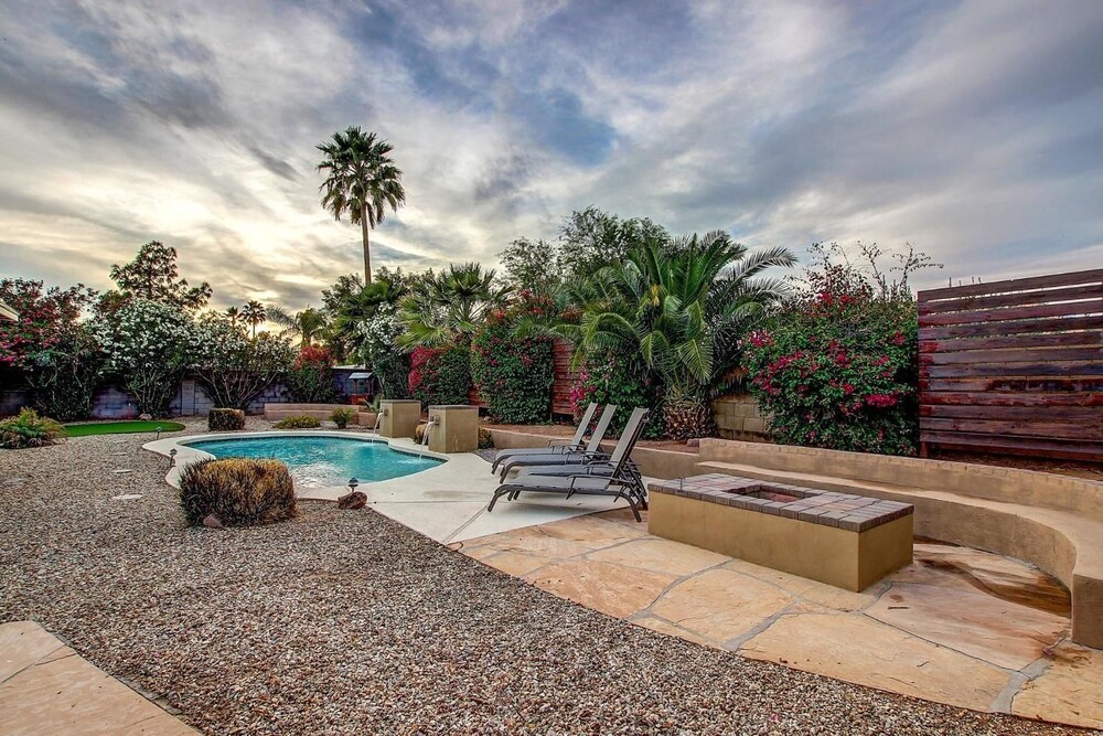 SLS Verde Luxury Estate with FREE Heated Pool Spa Pool Table & Muc - photo 12