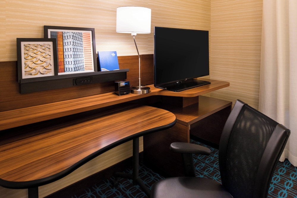 Fairfield Inn & Suites Utica - photo 11