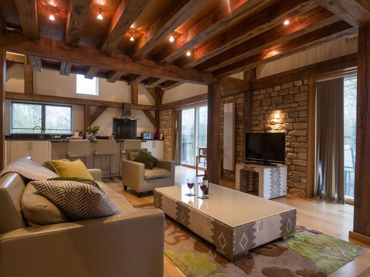 Coot Lodge — 5-Star Luxury Hotel in Cirencester, United Kingdom