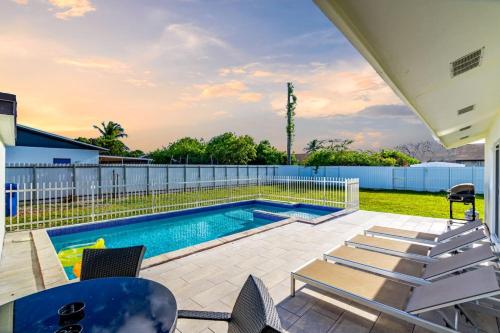 Chic Miami Private Pool Home — 4-Star Luxury Hotel in Cutler Ridge, United States