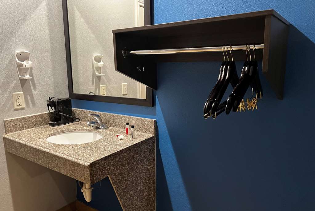 Super 8 by Wyndham Houston North I 45 - photo 26