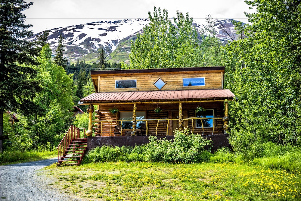 Midnight Sun Log Cabins - photo 2