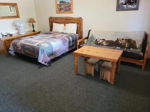Willamette Pass Inn & Chalets - photo 24