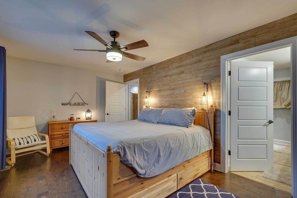 Lakefront Butler Home With Hot Tub And Fire Pit 12678230 — Butler