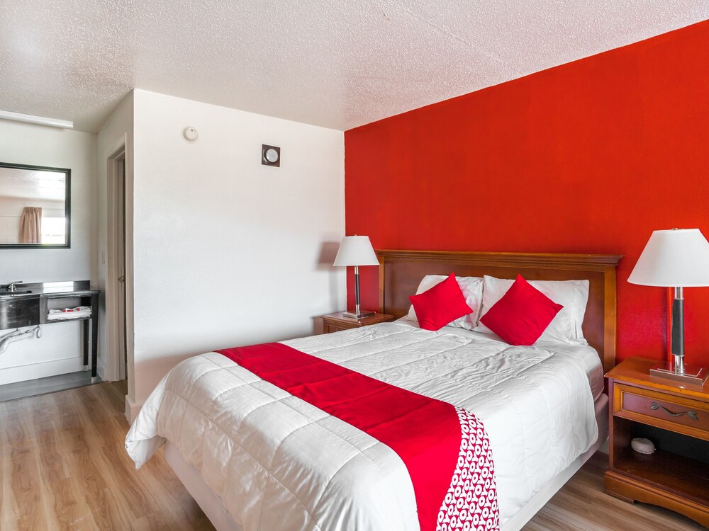 OYO Hotel Columbia SC West - photo 11