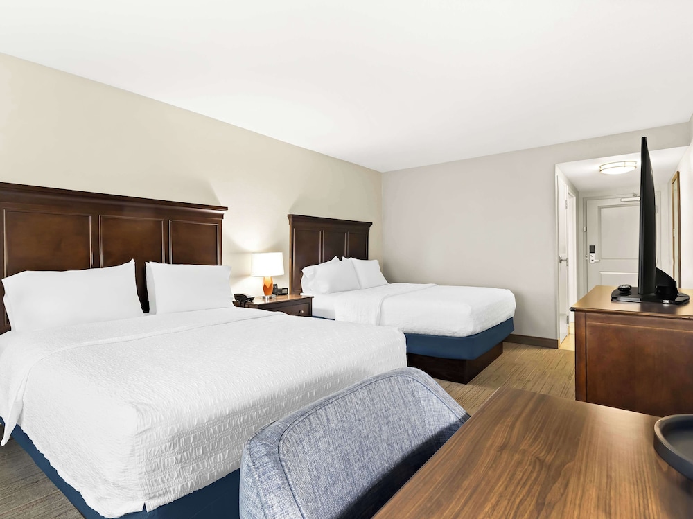 Hampton Inn Blytheville - photo 9