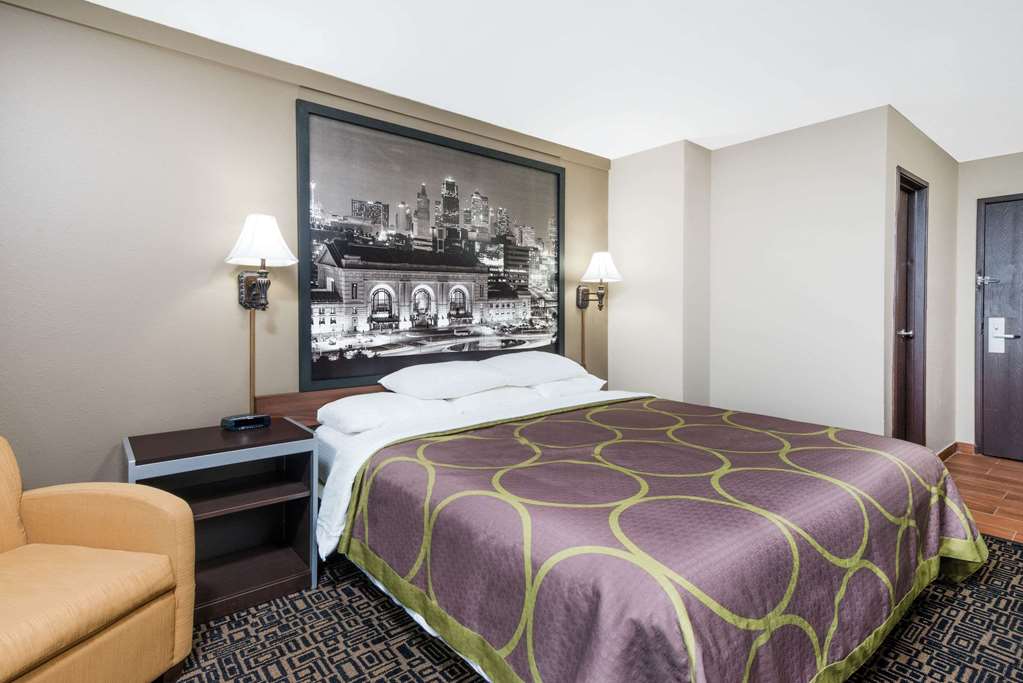 Super 8 by Wyndham Warrensburg - photo 13