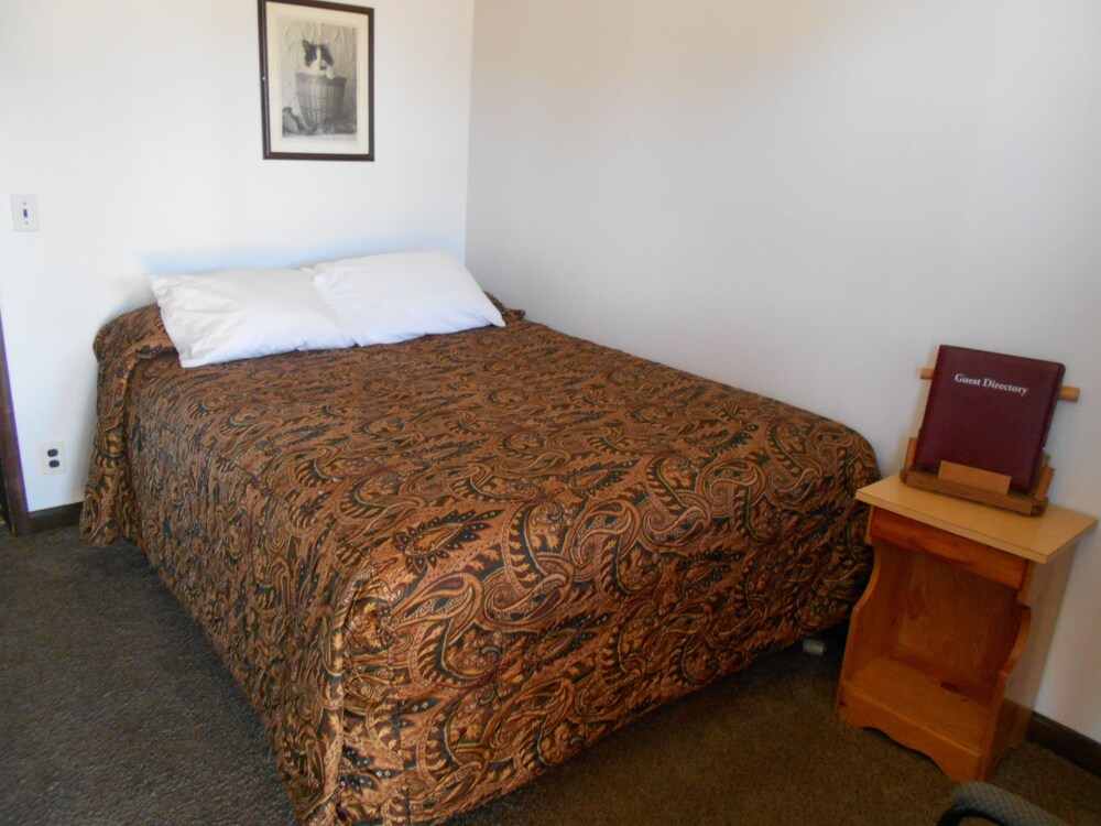 Super Saver Inn - photo 20