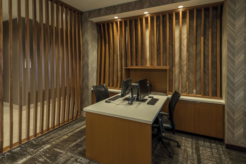 SpringHill Suites by Marriott Reno - photo 14