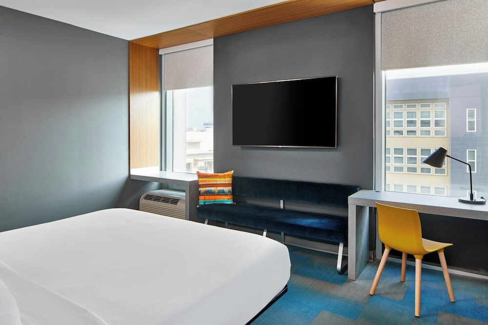 Aloft Austin at The Domain - photo 17