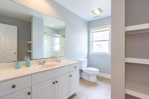 40 East Peach Bound by Oak Island Accommodations - photo 5
