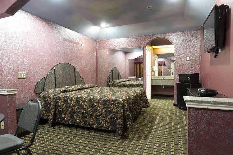 Eagle Inn - photo 4
