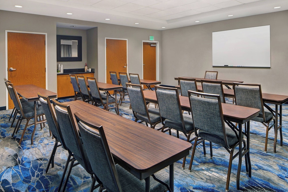 Fairfield Inn & Suites by Marriott Carlsbad - photo 40
