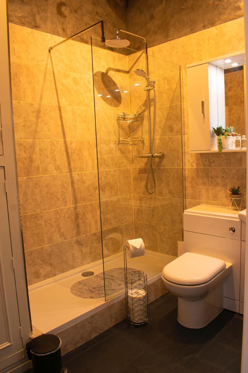 Courtyard Holiday Apartments — 4-Star Luxury Hotel in Belper, United Kingdom