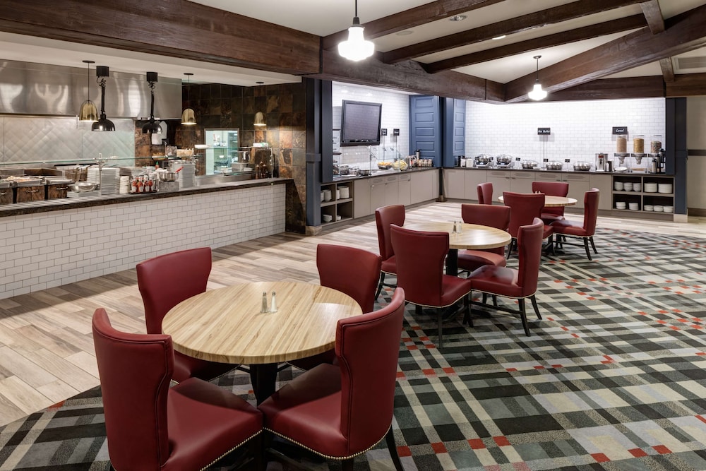 Embassy Suites Anchorage - photo 36