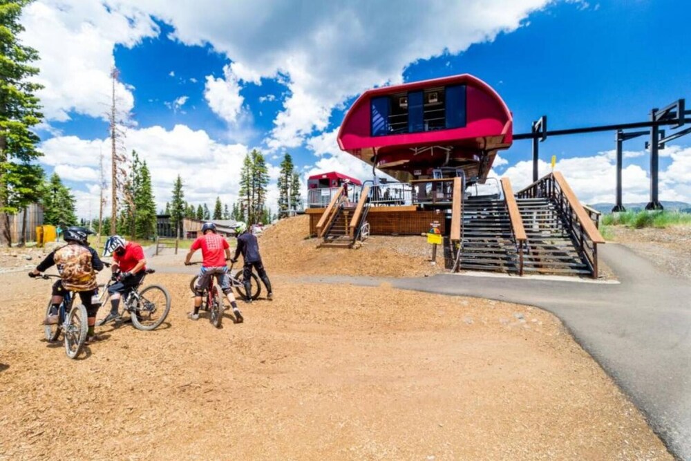 Sockeye by Avantstay Modern 2 BR Condo w Access to Northstar Resort Community - photo 40