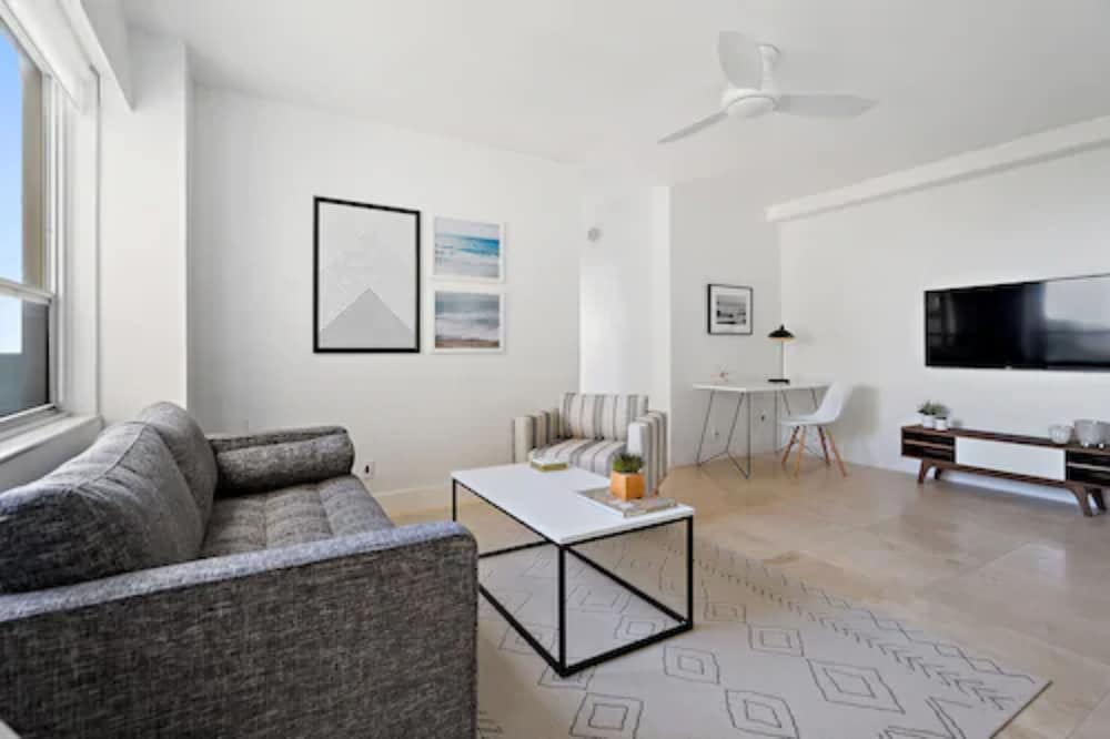 The Ambassador Palm Beach Hotel & Residences - photo 13