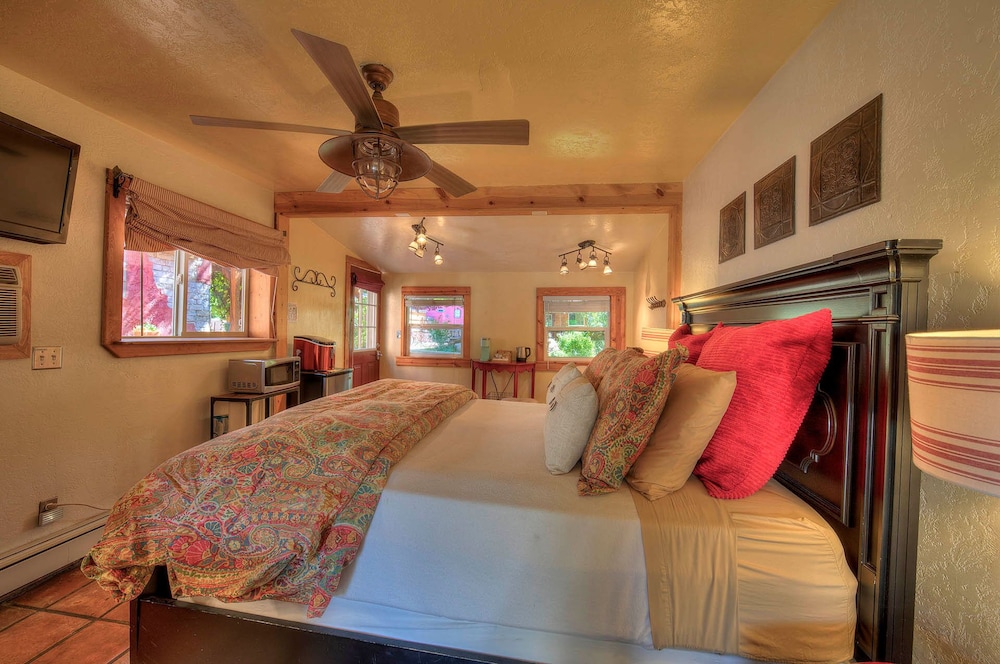 Cali Cochitta Vacation Rentals - photo 16