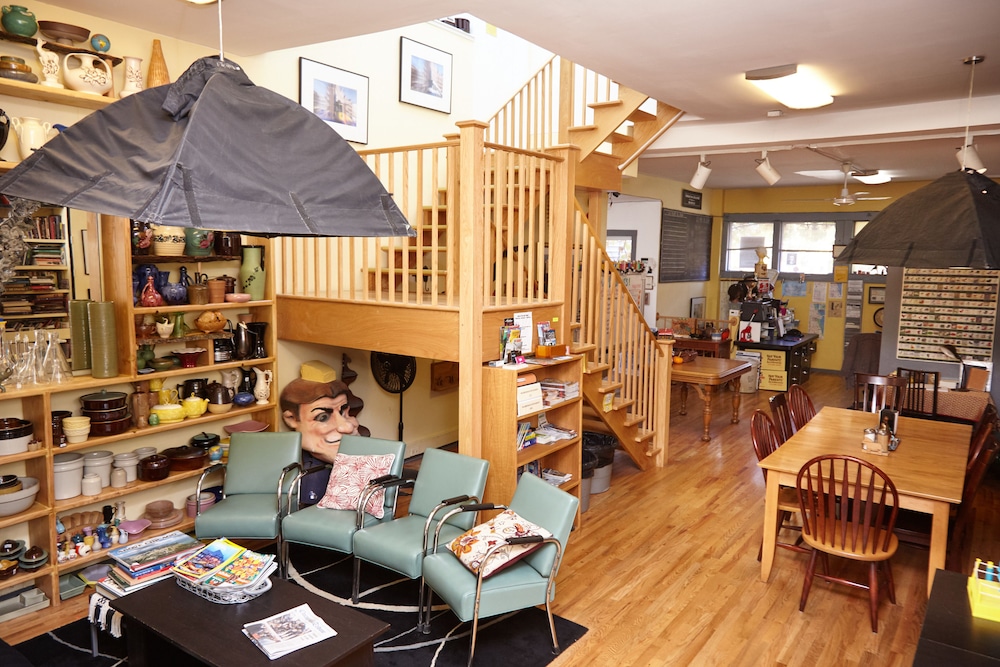 Ray's Bucktown B&B - photo 2