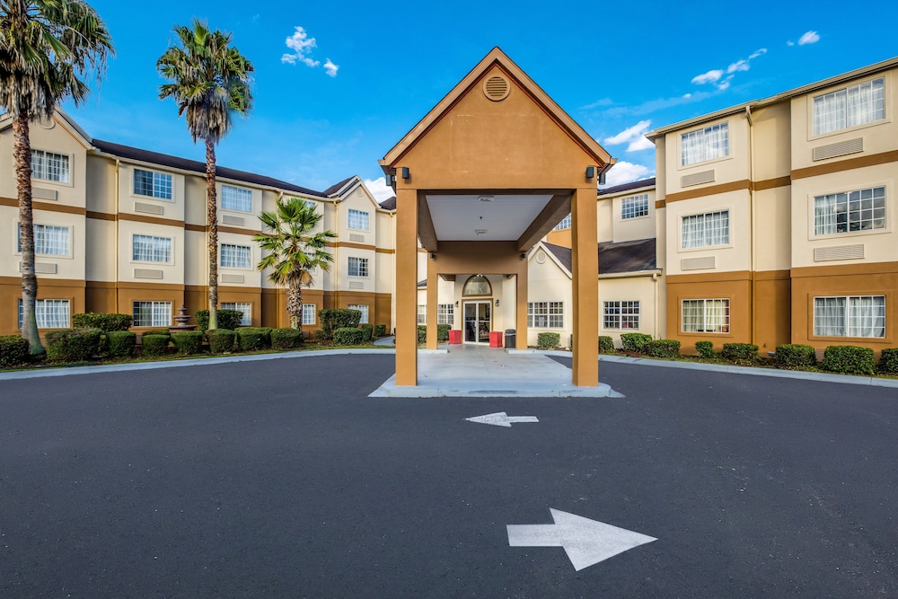 Red Roof Inn PLUS & Suites Savannah I 95 - photo 38