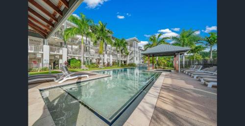 Marina Views at The Boathouse — 4-Star Luxury Hotel in Airlie Beach, Australia