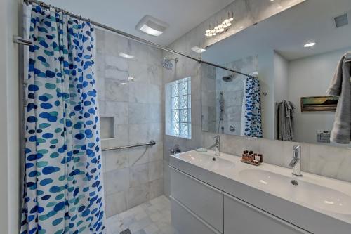The Home Collection CLT: 510 Queens — 4-Star Luxury Hotel in Charlotte, United States