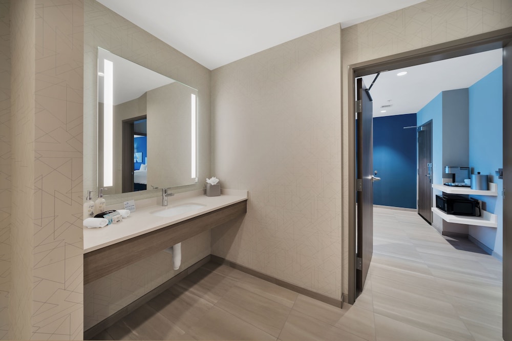 Holiday Inn Express & Suites Fort Walton Beach Eglin Area by IHG - photo 19