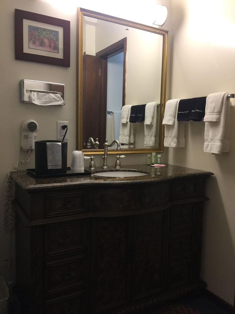 Crest Country Inn - photo 118