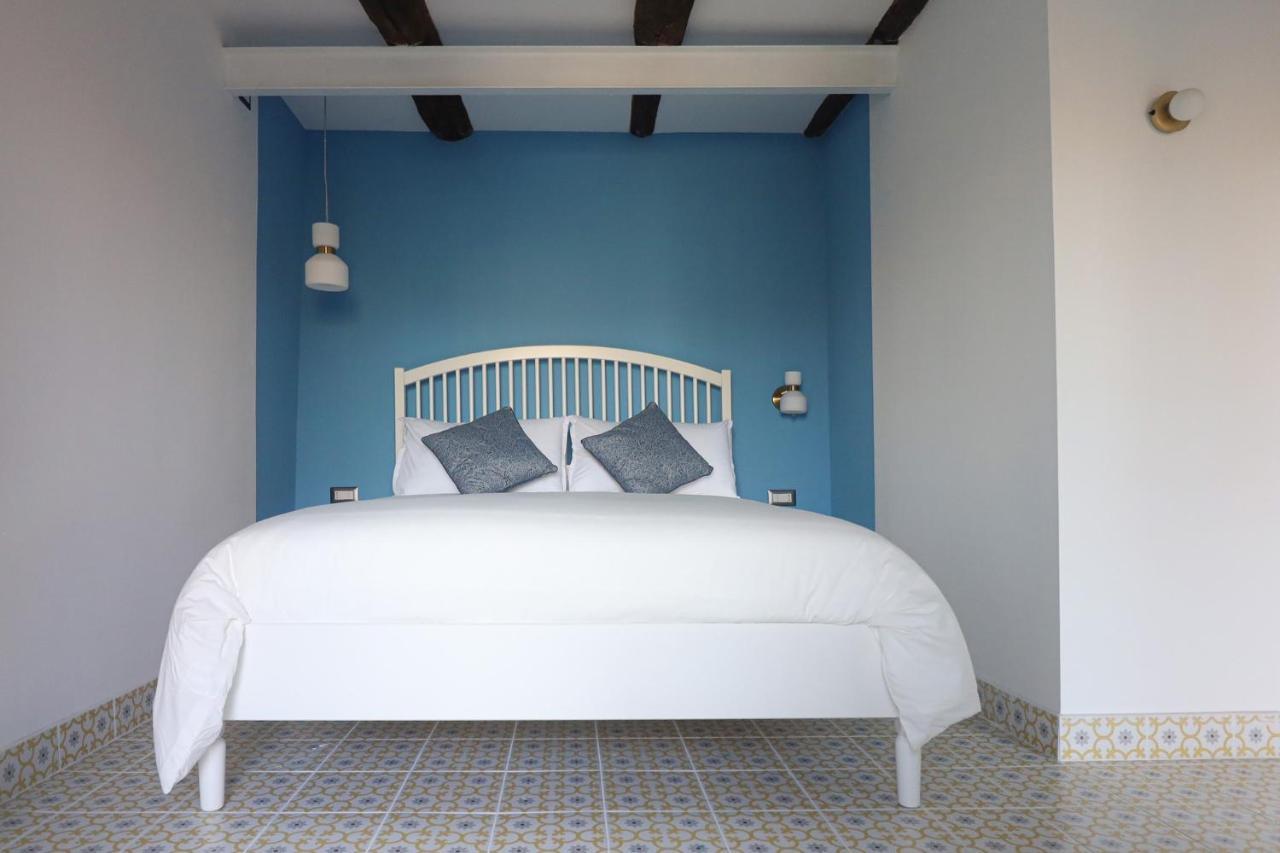 La Casa Del Bosco Unique Two Floors House with Garden — 4-Star Luxury Hotel in Naples, Italy