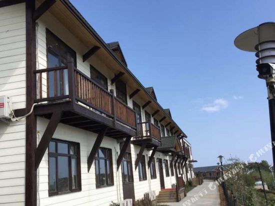 The Moon Hotel — hotel in Zhuanghe