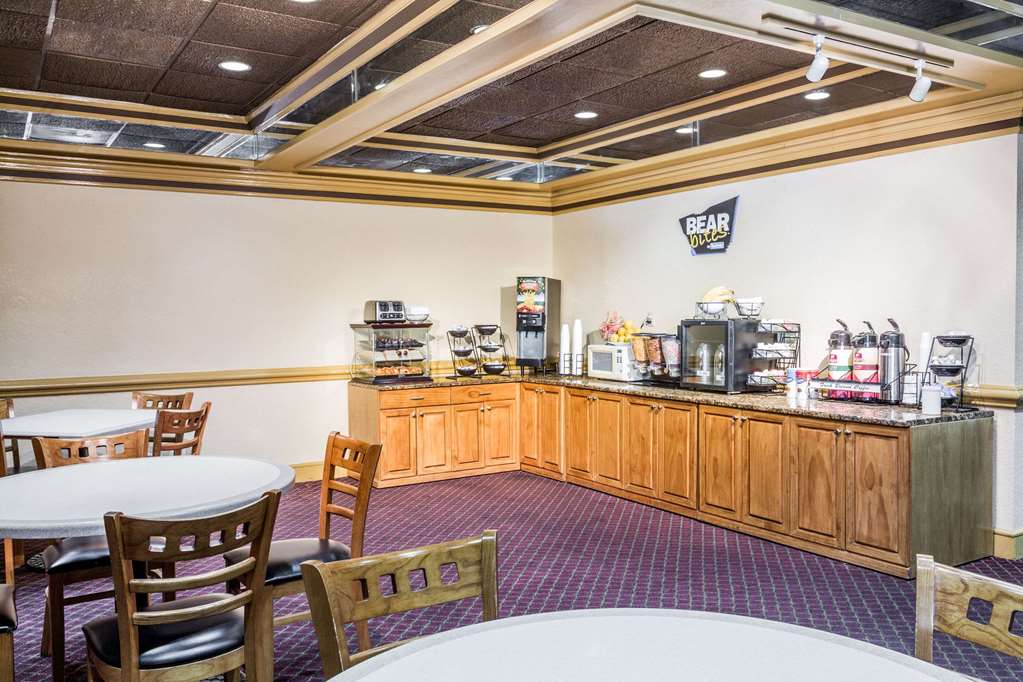 Travelodge by Wyndham Deltona - photo 32
