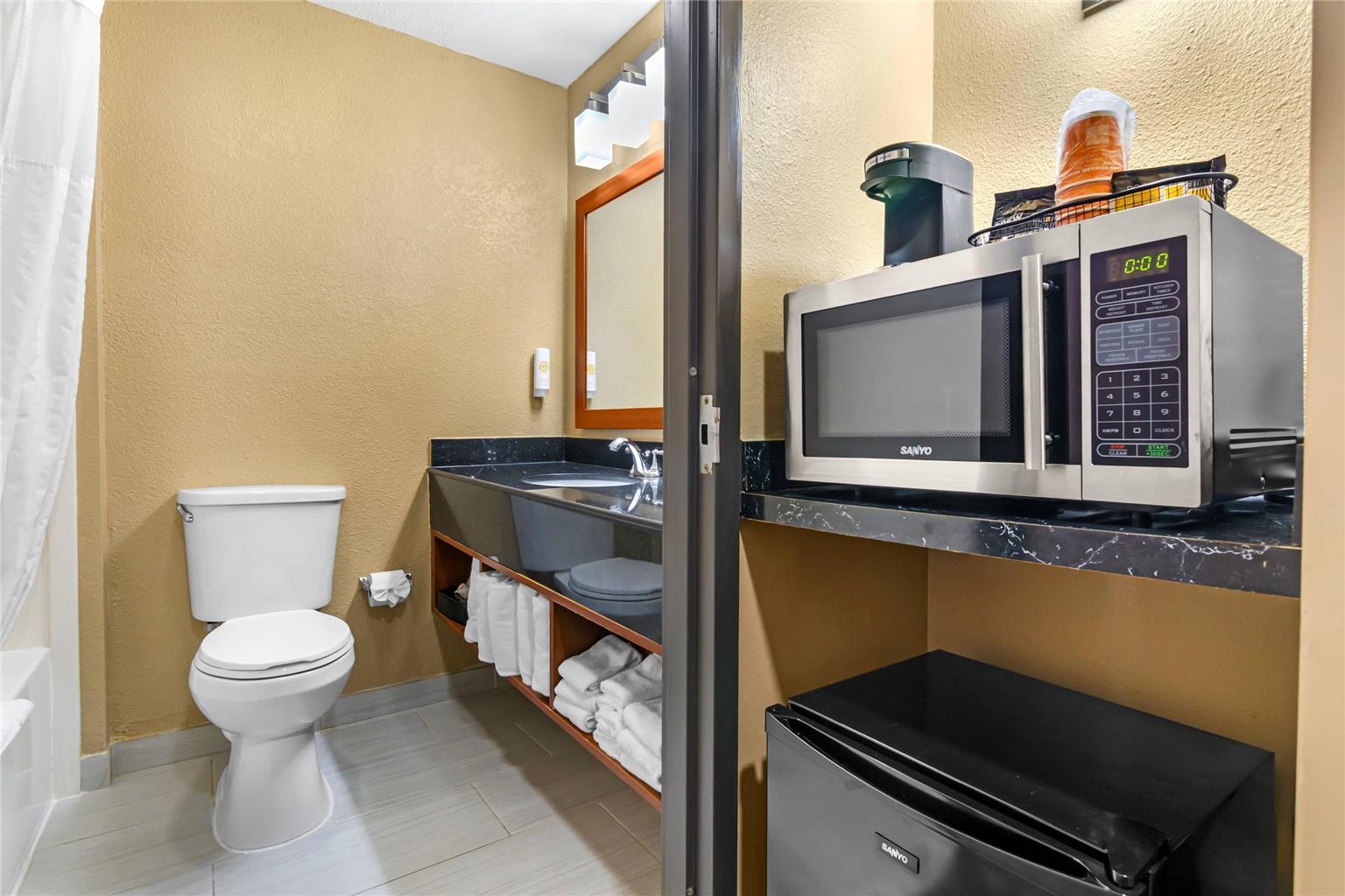 Comfort Inn & Suites Kansas City Northeast - photo 19